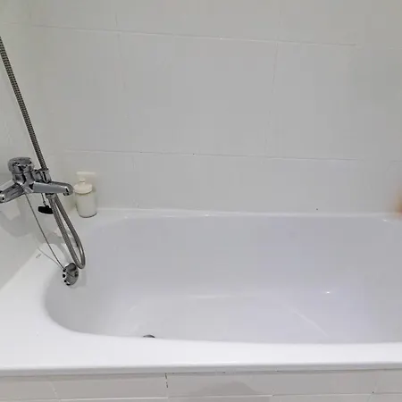 Bright 2 Bedroom With Ac Parking And Metro Lisboa