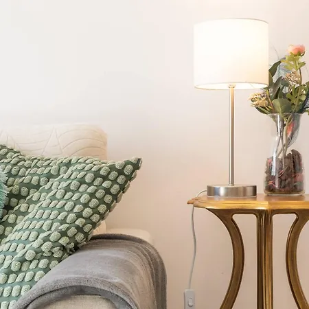 Serene 2-bedroom Flat With Garden View In Benfica Lisbon
