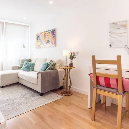 Apartment Serene 2-bedroom Flat With Garden View In Benfica *
