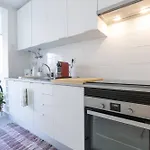 Appartamento Serene 2-bedroom Flat With Garden View In Benfica *