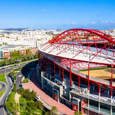 Appartement Serene 2-bedroom Flat With Garden View In Benfica Lisboa