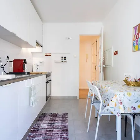 Lägenhet Serene 2-bedroom Flat With Garden View In Benfica