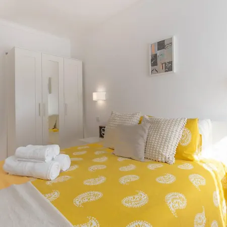 Serene 2-bedroom Flat With Garden View In Benfica Lägenhet Lisboa