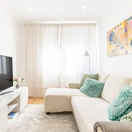 Serene 2-bedroom Flat With Garden View In Benfica