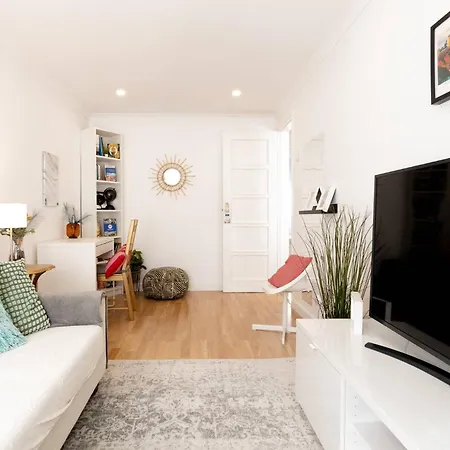 Serene 2-bedroom Flat With Garden View In Benfica Apartmán