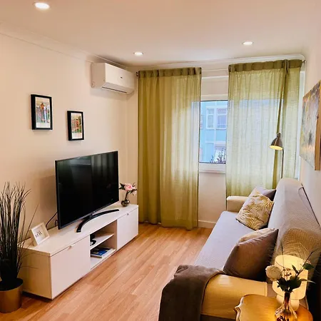 Serene 2-bedroom Flat With Garden View In Benfica Lägenhet *