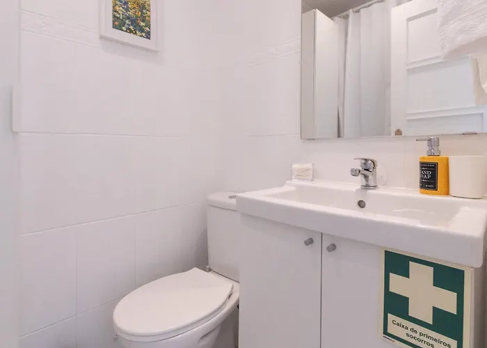 Serene 2-bedroom Flat With Garden View In Benfica Appartement