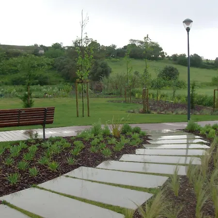 Serene 2-bedroom Flat With Garden View In Benfica Lissabon