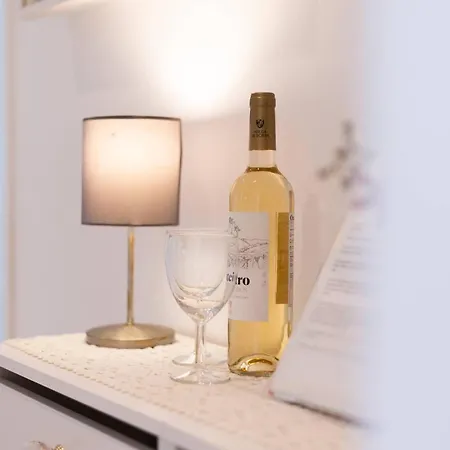 Serene 2-bedroom Flat With Garden View In Benfica Appartement Lissabon