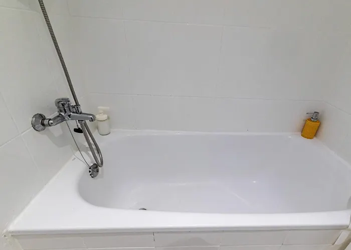 Serene 2-bedroom Flat With Garden View In Benfica Lisboa