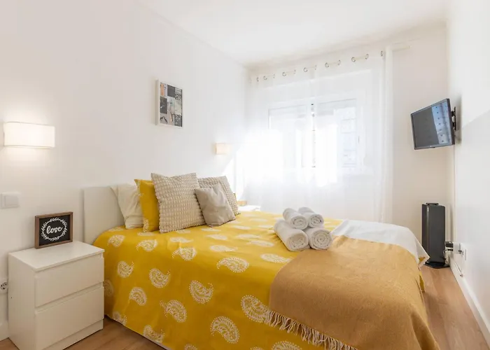 Serene 2-bedroom Flat With Garden View In Benfica Lejlighed