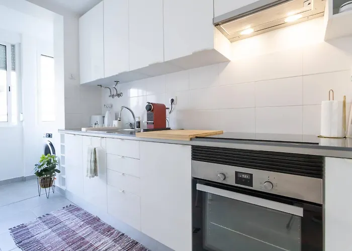 Lejlighed Serene 2-bedroom Flat With Garden View In Benfica *