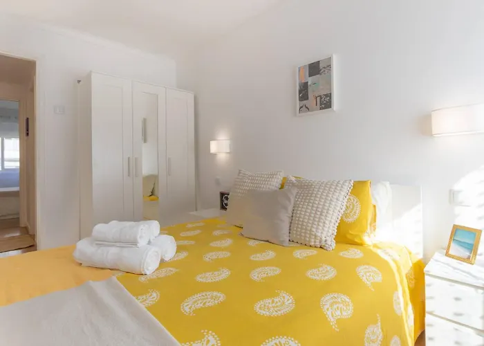 Serene 2-bedroom Flat With Garden View In Benfica Lejlighed Lisboa
