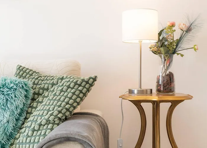 Serene 2-bedroom Flat With Garden View In Benfica Lisboa